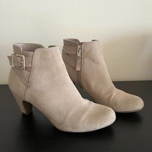 Sam & Libby Size 8 1/2 Tan Boots with Gold Hardware